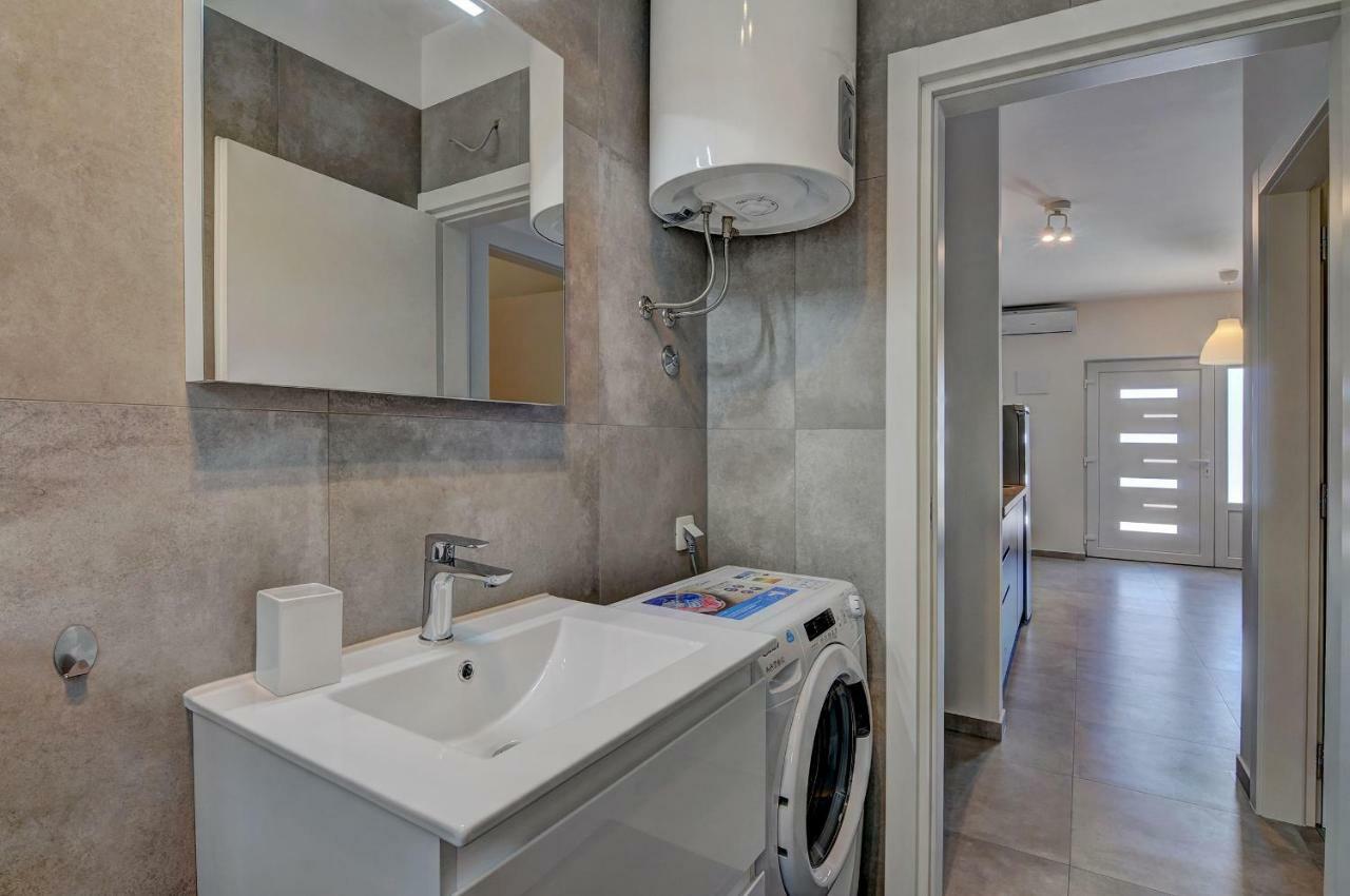 Apartman D Pula Dış mekan fotoğraf